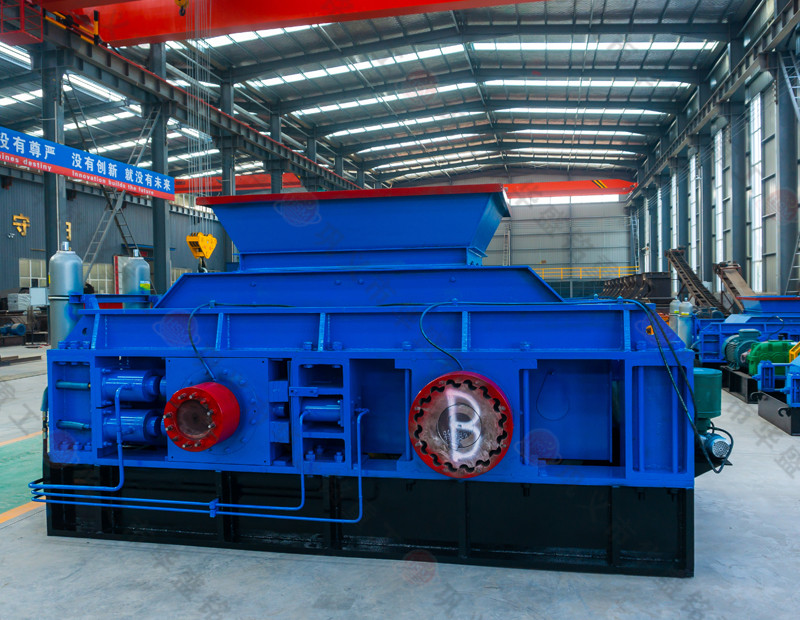 砂石廠需要什么設備，出料1-3mm對輥破碎機廠家